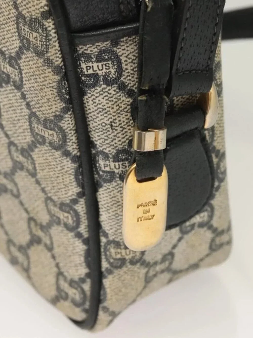 GUCCI GG Plus Supreme Shoulder Bag PVC Navy Gold Auth BA3799